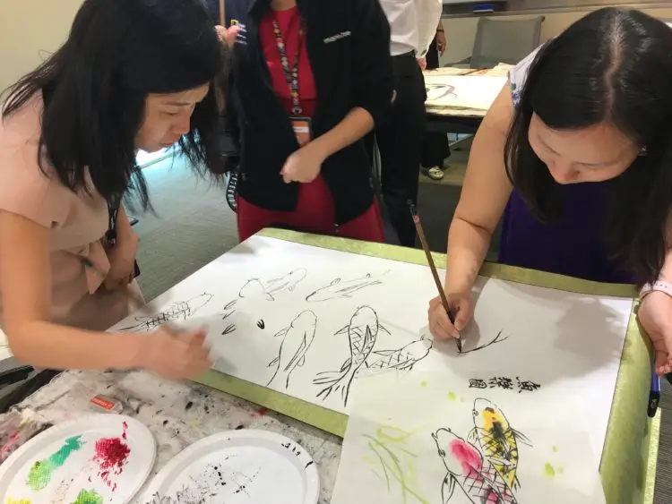 Learn the Chinese brush painting techniques essential to practise of Chinese ink painting and calligraphy, classes for beginners in Singapore at Visual Arts Centre