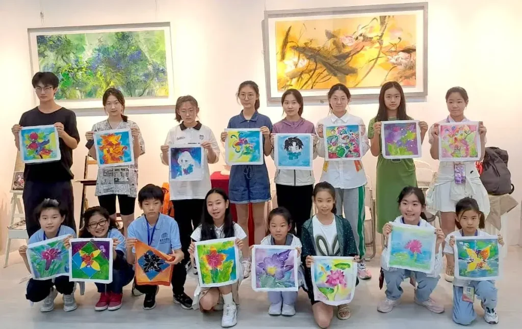 Batik_Painting_in_singapore_art_course_and_art_jamming_Visual_Arts_centre_batik_paint_singapore_course