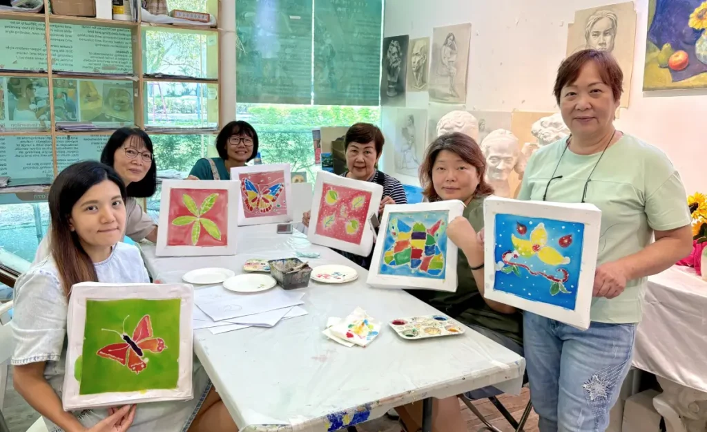Batik_Painting_in_singapore_art_course_and_art_jamming_Visual_Arts_centre_batik_paint_singapore_course