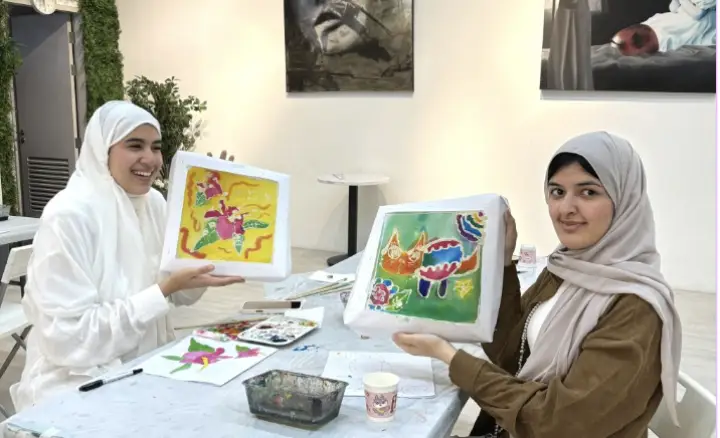 Batik_Painting_in_singapore_art_course_and_art_jamming_Visual_Arts_centre_batik_paint_singapore_course
