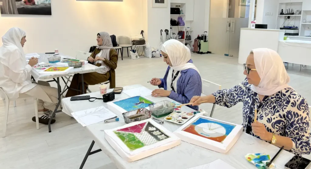 Batik_Painting_in_singapore_art_course_and_art_jamming_Visual_Arts_centre_batik_paint_singapore_course
