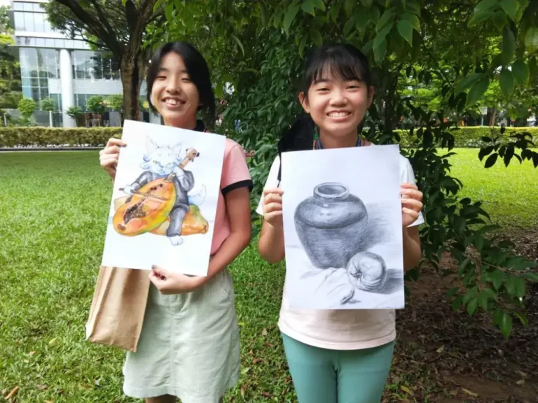 Visual_Arts_Centre_holiday_kids_course_holiday_drawing_sketching_coloring