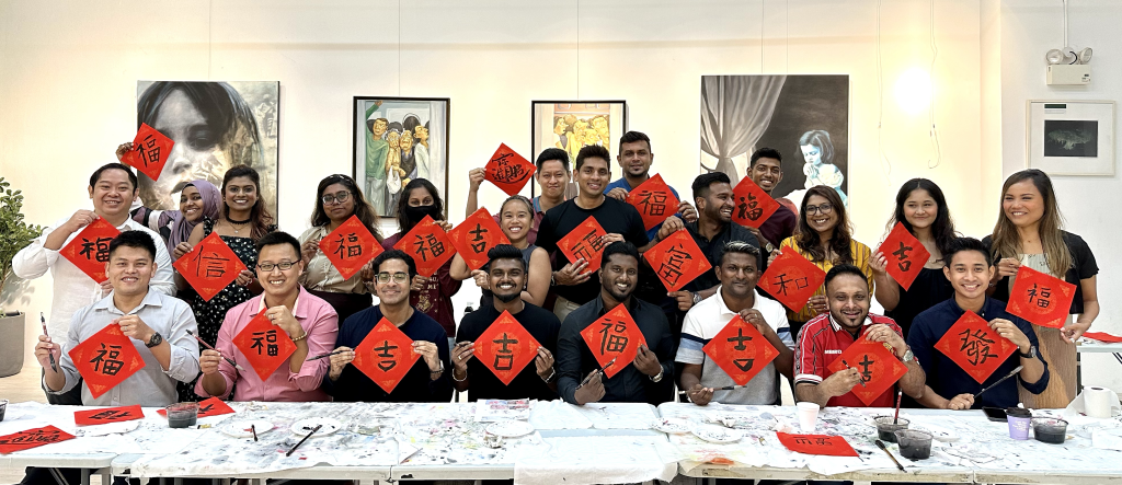 Chinese couplet writing team bonding art jamming (1)