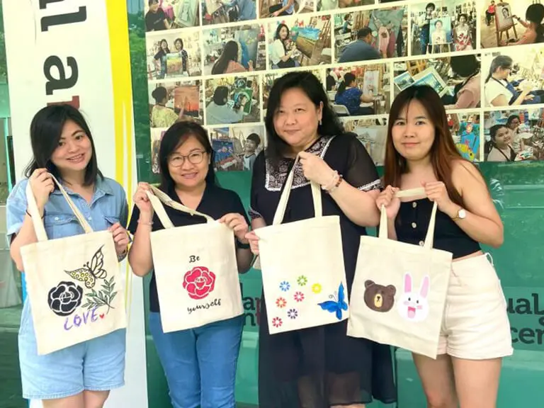 Teambonding_Tote Bag Painting Visual Arts Centre Singapore