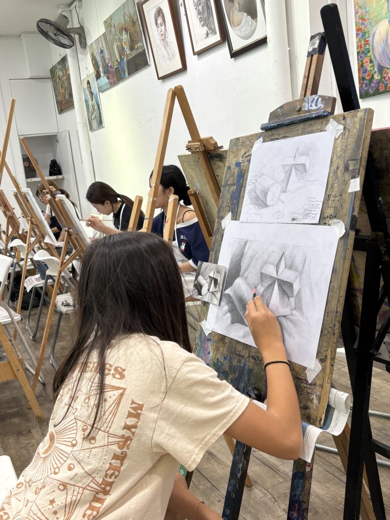 Drawing & sketching art course Visual Arts Centre 专业素描绘画课程 儿童青少年成人