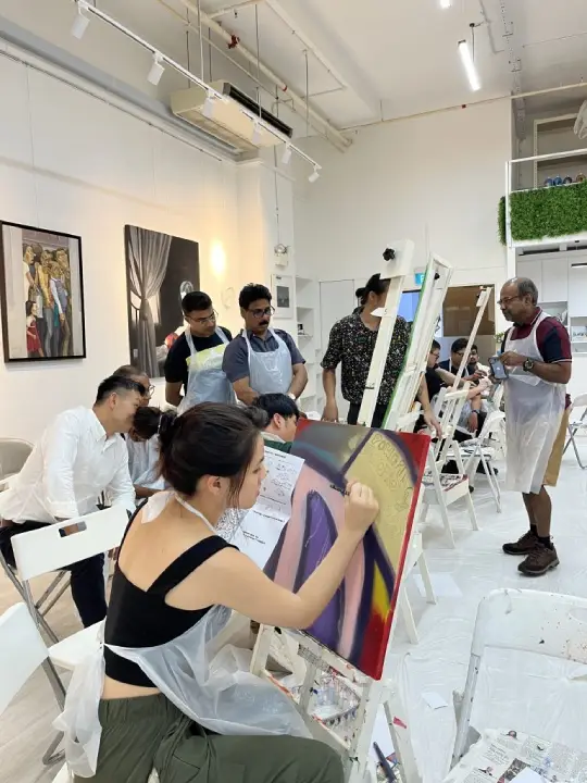 Graffiti-Spray-Painting-on-canvas (1)