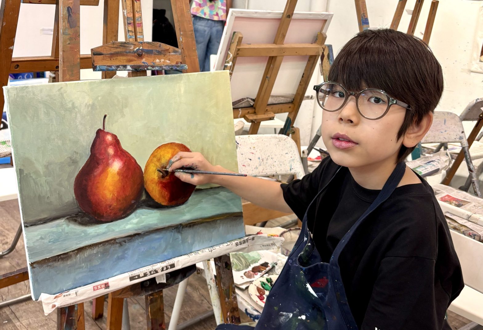 where can my child learn art in singapore? Visual Art Centre caters to help your child develop basic art skills!