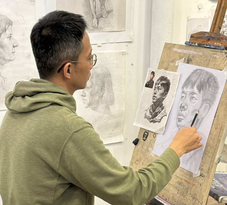 专业成人树苗课程就在视觉艺术中心