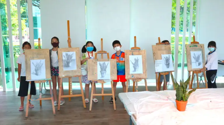 sketching_holiday_art_kids_class