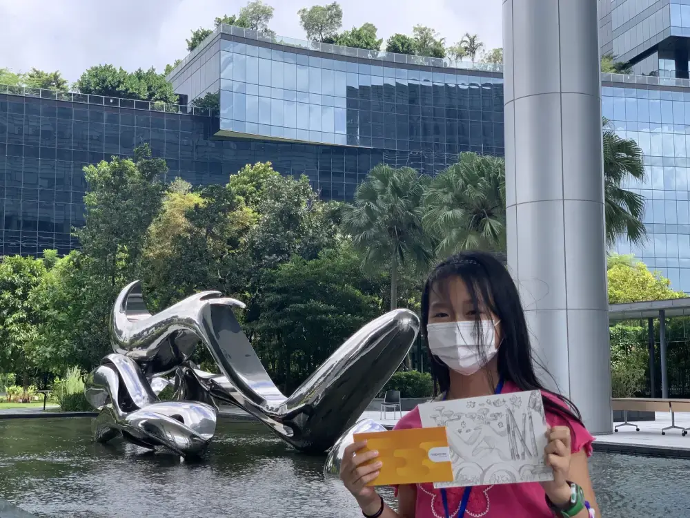 Young teen learning Urban Sketching! at Visualartscentre Singapore