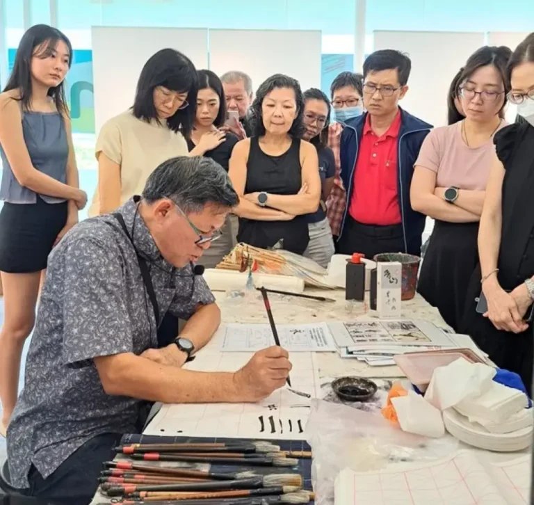 Our chinese ink painting instructor will guide and do a live demonstration for chinese ink painting