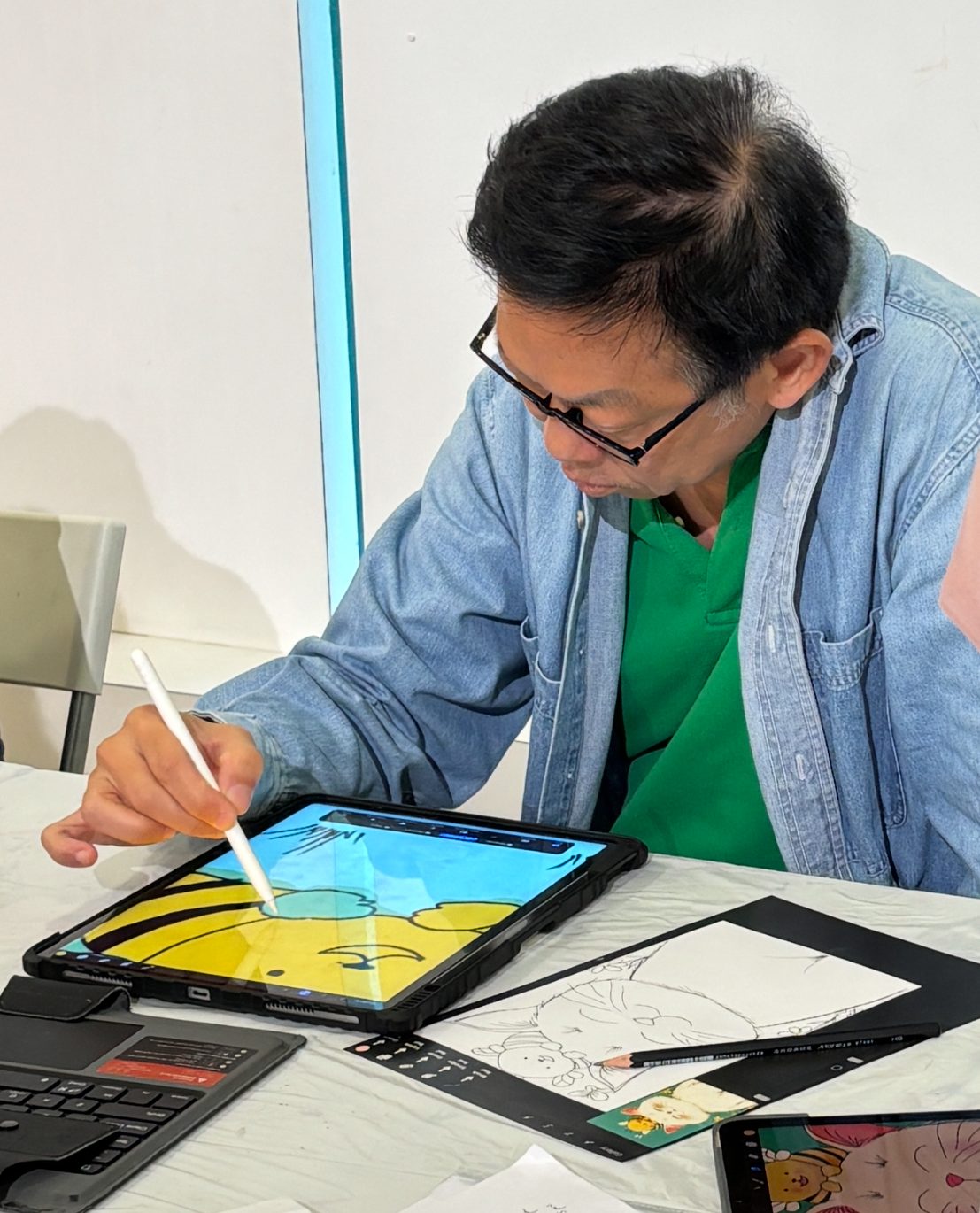 Senior digital art drawing and painting art course Visual Arts Centre.jpg