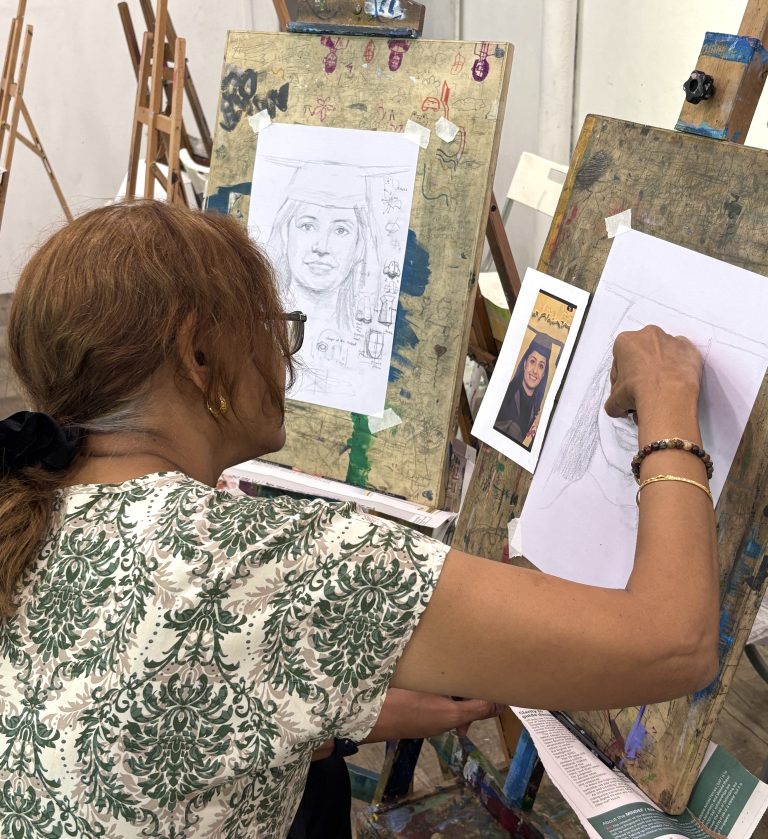 senior drawing and sketching art class art course Visual Arts Centre