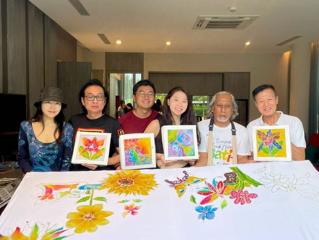 Team Bonding art jamming activity Batik Painting image