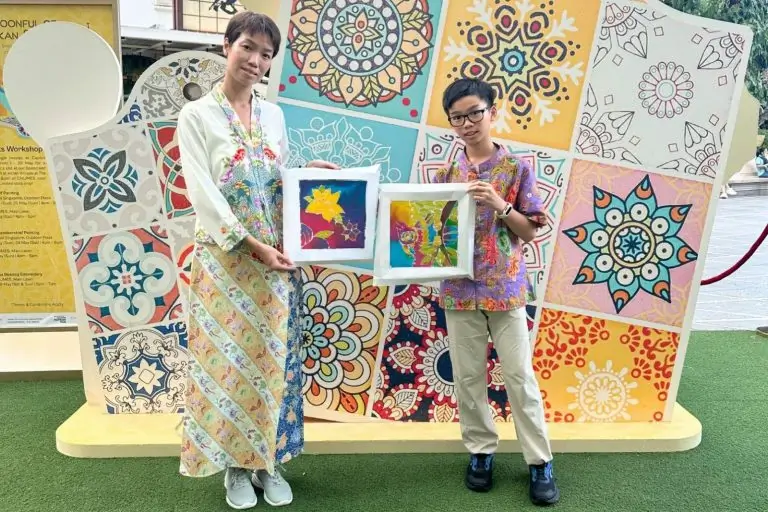 Individual Batik Handkerchief Painting & batik tote bag group photo art workshop art jamming Visual Arts Centre
