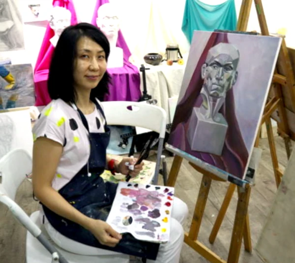 adult art course_ art class - plaster cast sculpture acrylic painting