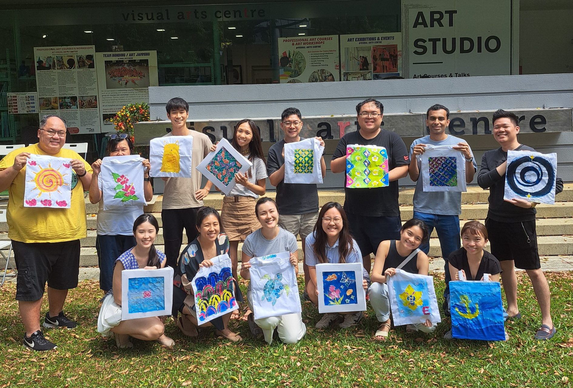 batik painting on tote bag art workshop art jamming Visual Arts Centre