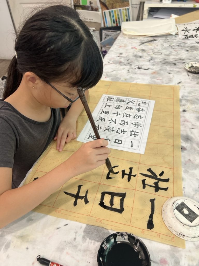 Kids & Teenager Chinese idioms & calligraphy writing professional art course.JPG