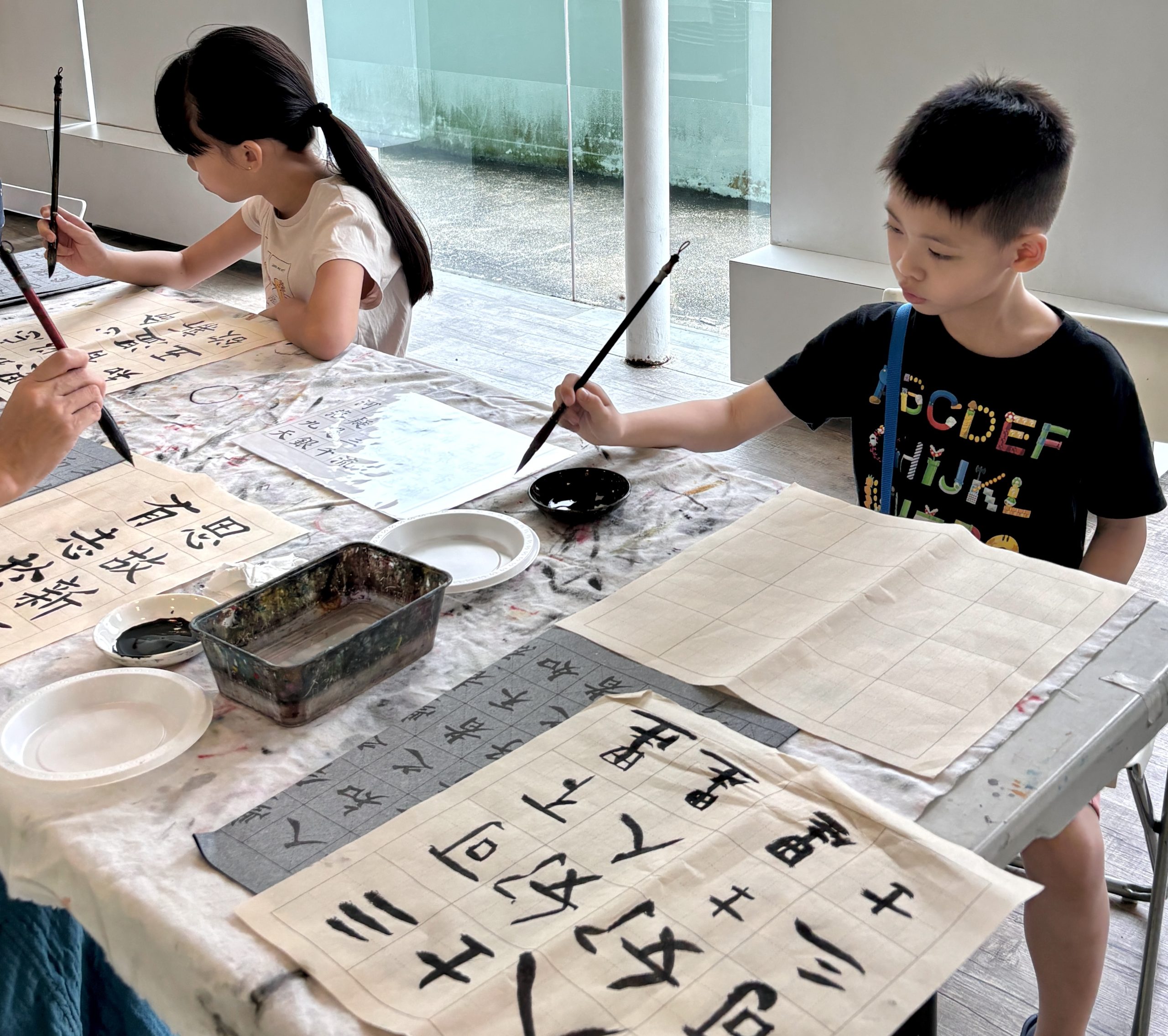 Kids & Teenager Chinese idioms & calligraphy writing professional art course.JPG