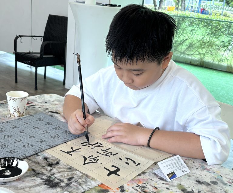 Kids & Teenager Chinese idioms & calligraphy writing professional art course.JPG