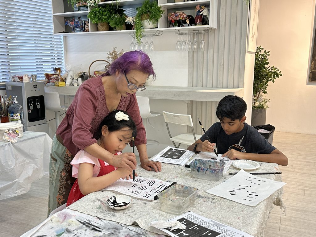 Kids & Teenager Chinese idioms & calligraphy writing professional art course.JPG