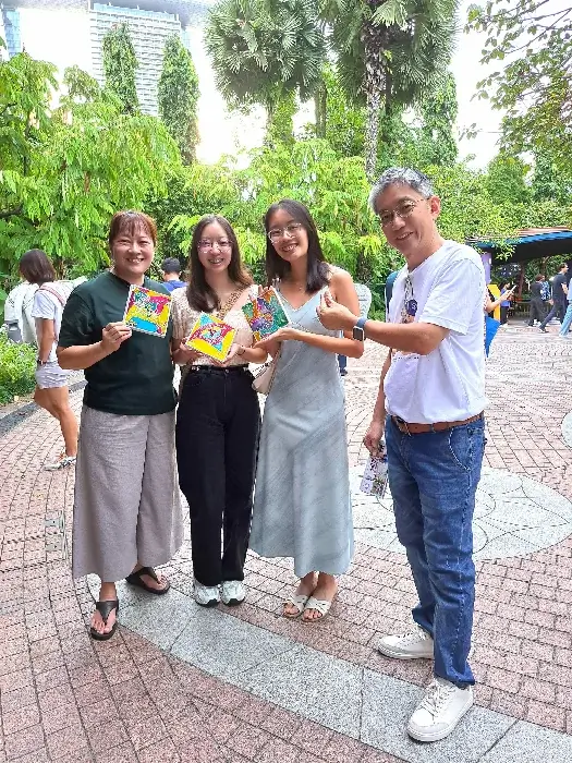 Individual Batik Handkerchief Painting & batik tote bag group photo art workshop art jamming Visual Arts Centre