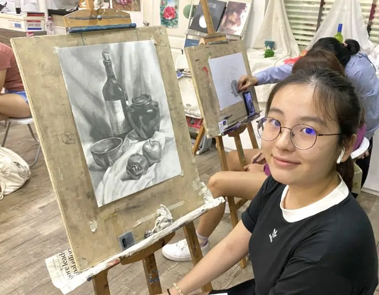 Kid Children Drawing And Sketching best professional art course for children and kids at visual arts centre singapore