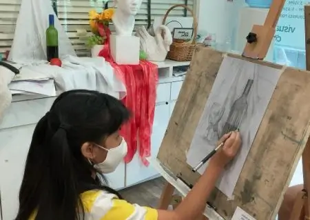 Kid Children Drawing And Sketching best professional art course for children and kids at visual arts centre singapore