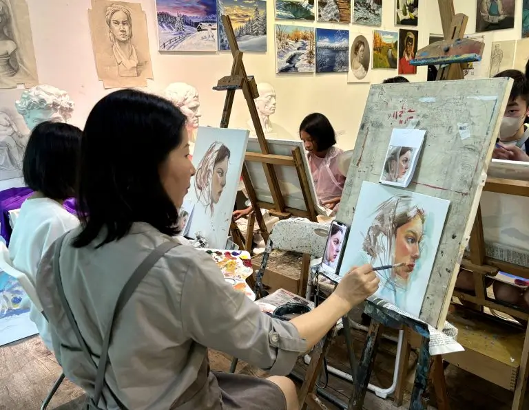 Private Art Classes 私人美术课 acrylic portrait painting Visual Arts Centre