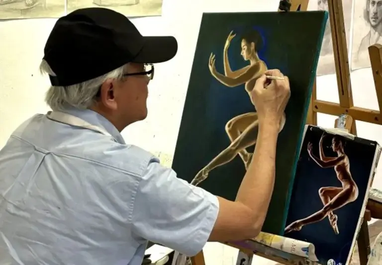 Senior-Art-Class-Art-Course-in-Singapore-with-Visual-Arts-Centre
