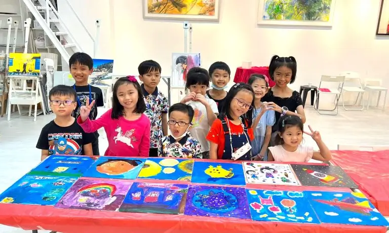Art Jamming Kids Birthday Party 儿童生日派对活动： 丙烯绘画 kid birthday party art jamming venue space hire Visual Arts Centre