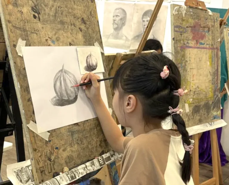 Visual Arts Centre - Kids/Child/Teenager best art course / art class open for enrollment! register and sign your child up today