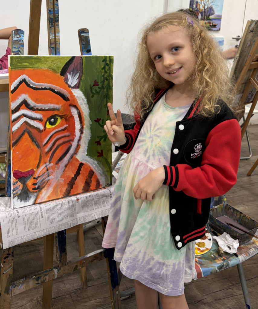 Best 3 Medium Art Immersion Kids 7-9 Years Old Course Professional Acrylic Painting Art Course by Visual Arts Centre Singapore