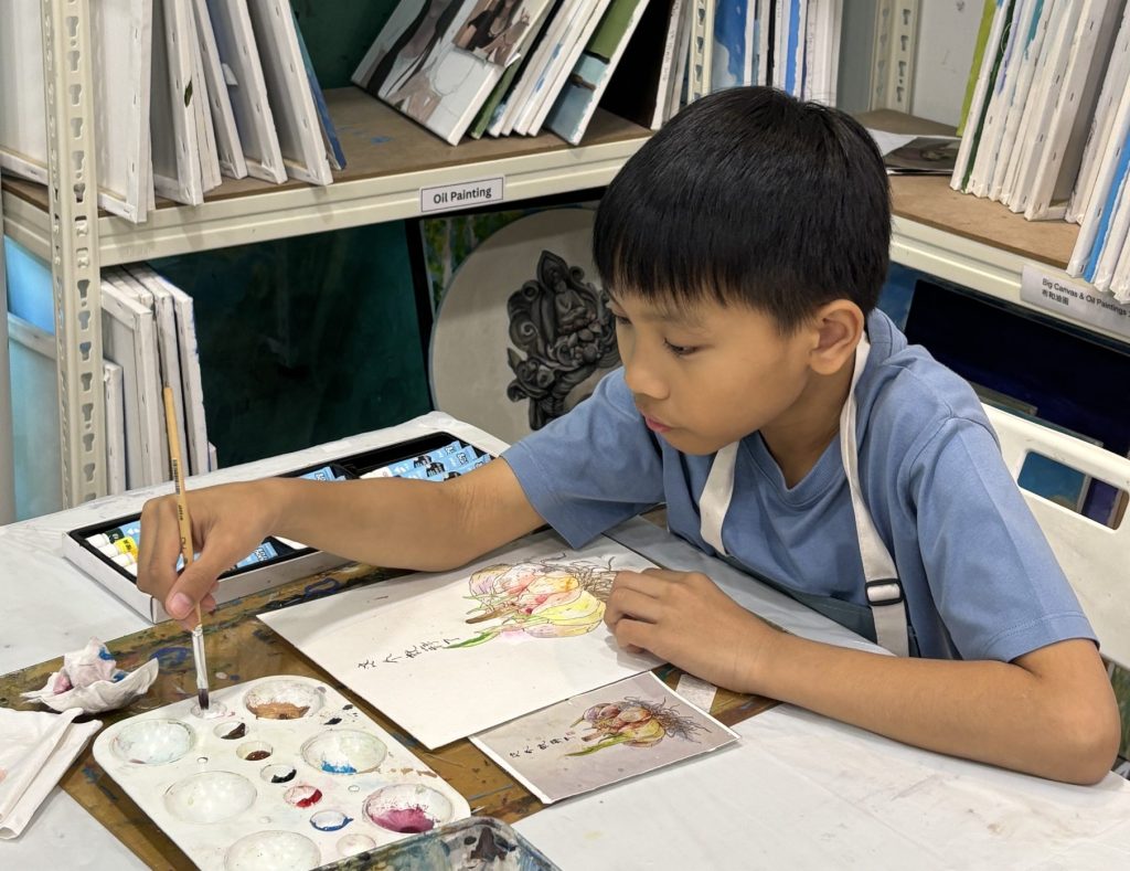 Best Kids/Children (7-9YO) Professional Watercolour Painting Art Course in Singapore by Visual Arts Centre Professional 3 Medium Art Immersion Course