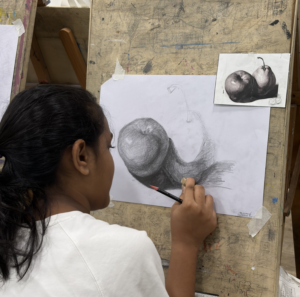Best Kids/Children/Preteen Professional Drawing & Sketching Art Course in Singapore by Visual Arts Centre Professional 3 Medium 3 Immersion Art Course