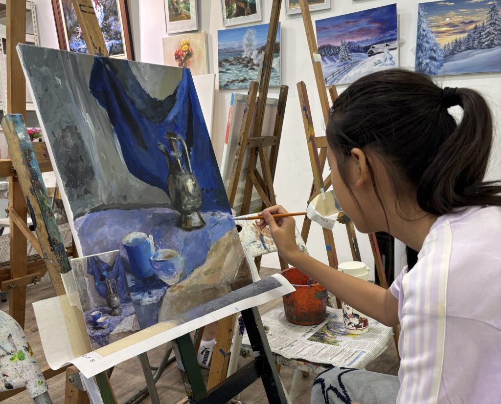Best Kids/Children/Preteen Professional Acrylic Painting Art Course in Singapore by Visual Arts Centre Professional 3 Medium 3 Immersion Art Course
