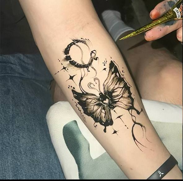 Henna painting