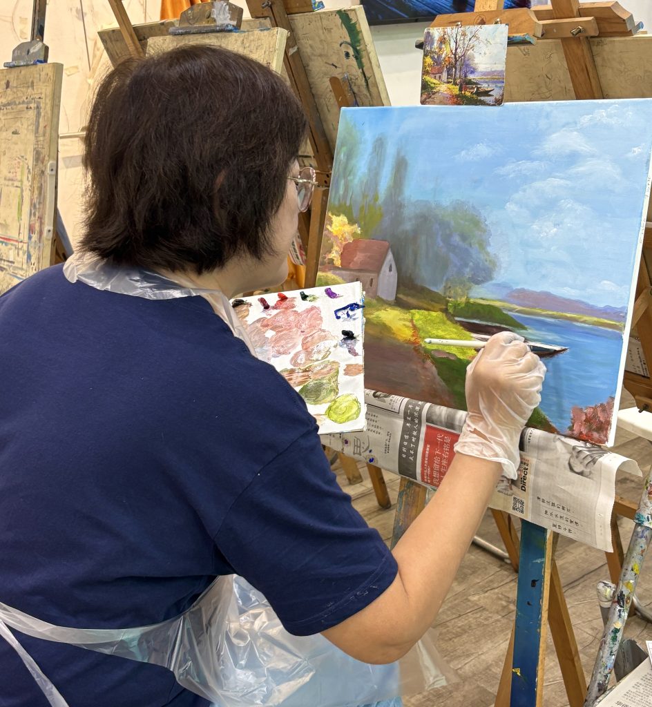private one-to-one 1-to-1 senior art class, art course- Oil painting Visual Arts Centre.jpg