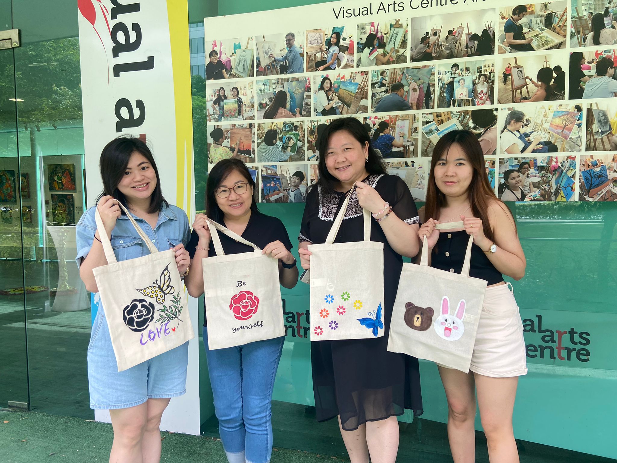 Tote bag painting