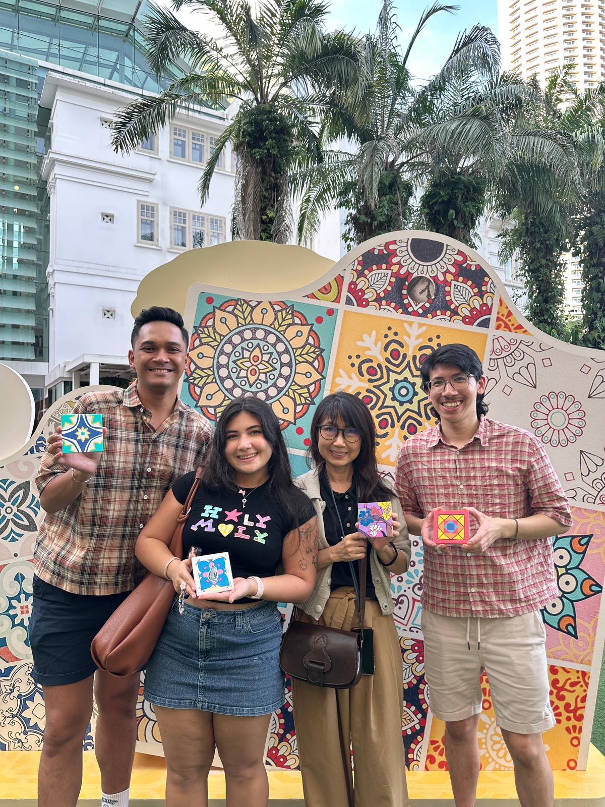 Peranakan tile painting